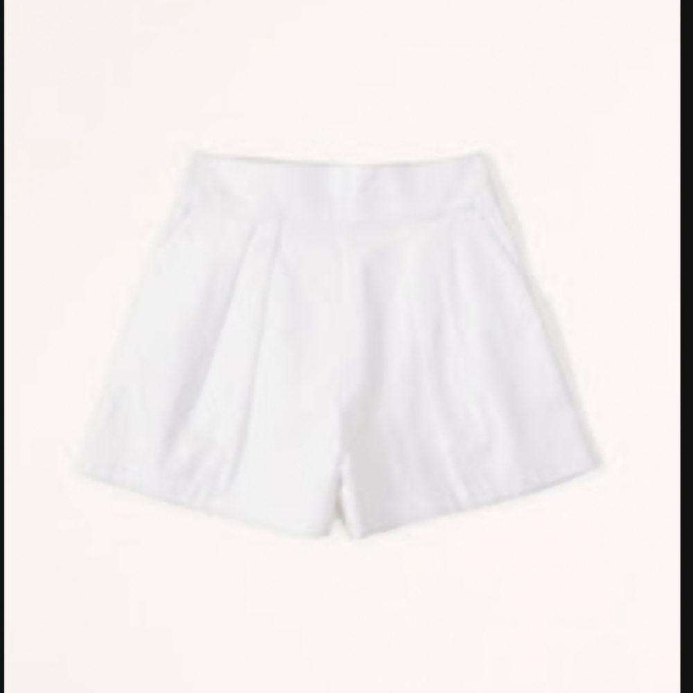 Ultra High Rise Linen-Blend Pull-On Short